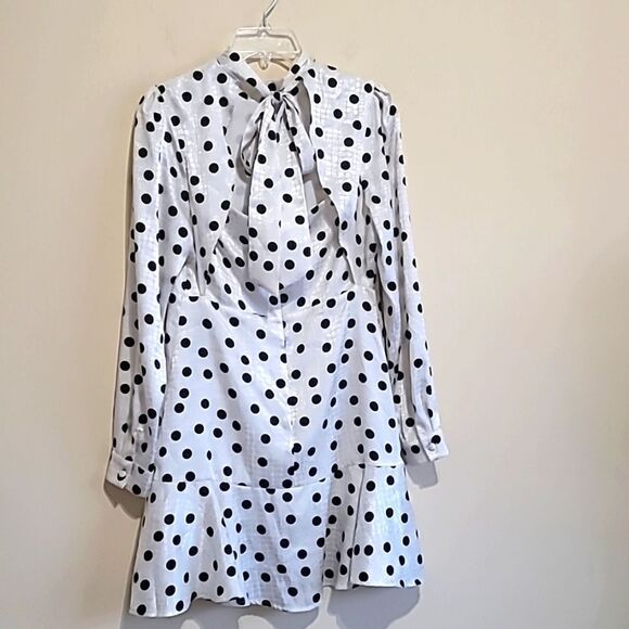 Style Cheat Cream and Black Polka Dot Skater LongSleeve Dress Sz 6 - Picture 6 of 9